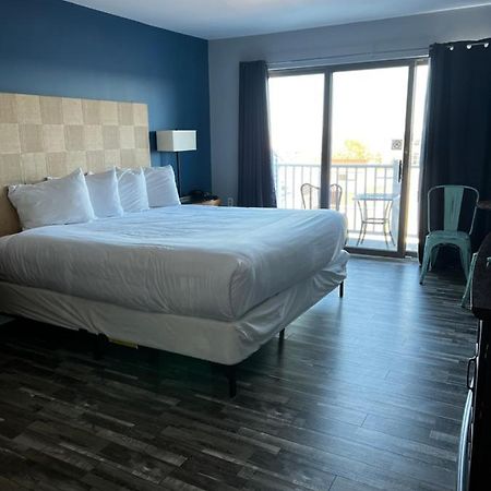 Trade Winds On The Bay Aparthotel Rockland Buitenkant foto