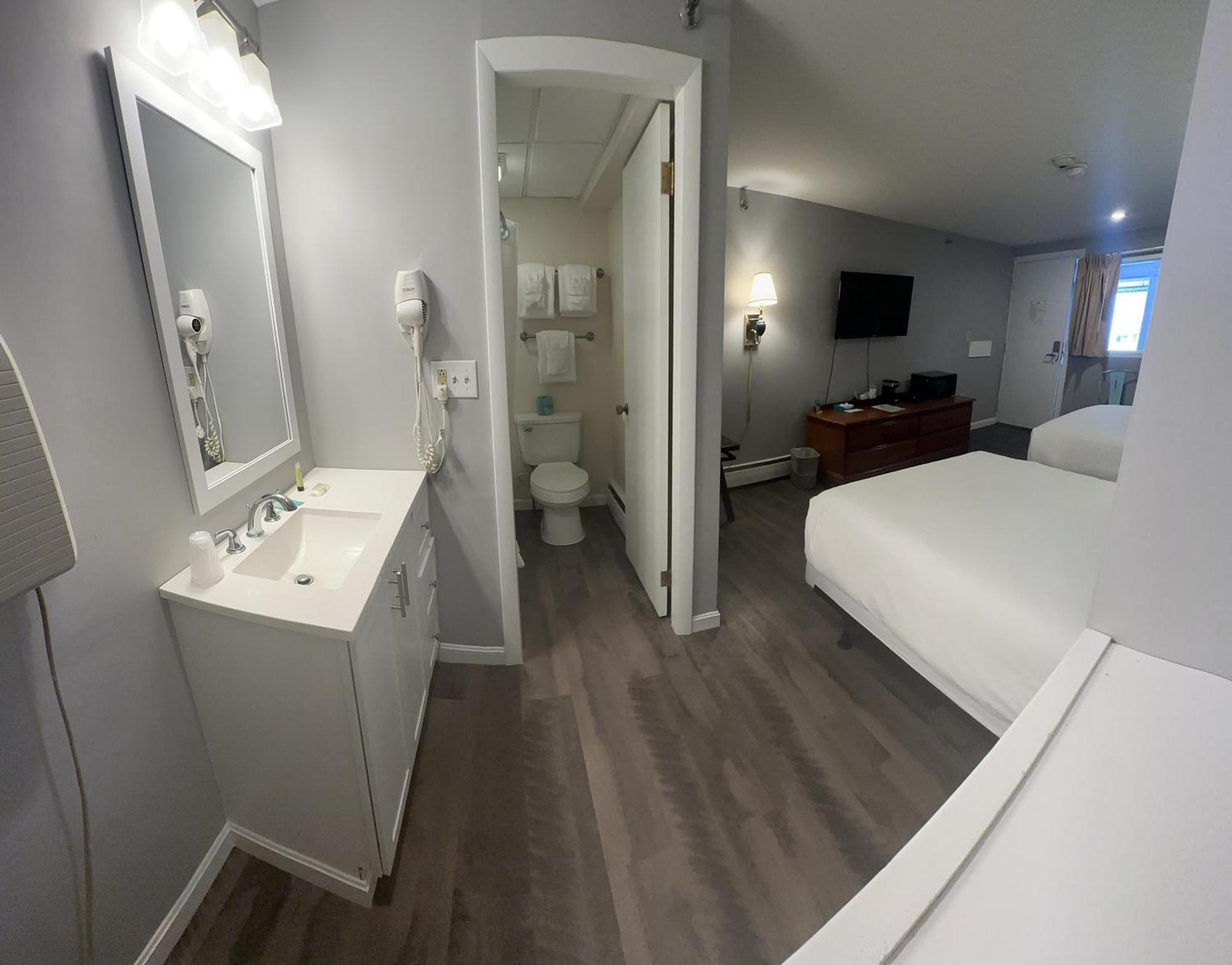 Trade Winds On The Bay Aparthotel Rockland Buitenkant foto