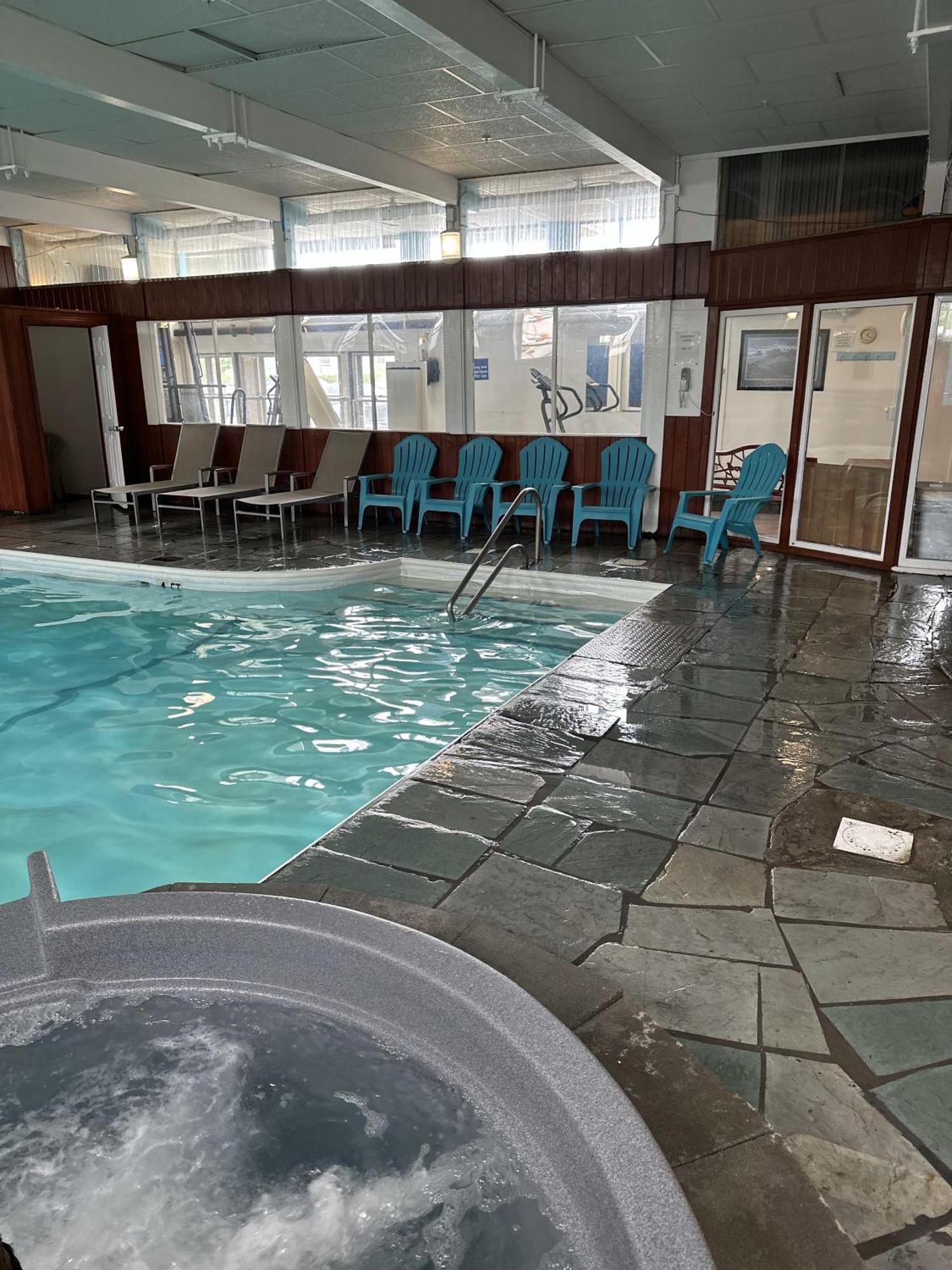 Trade Winds On The Bay Aparthotel Rockland Buitenkant foto
