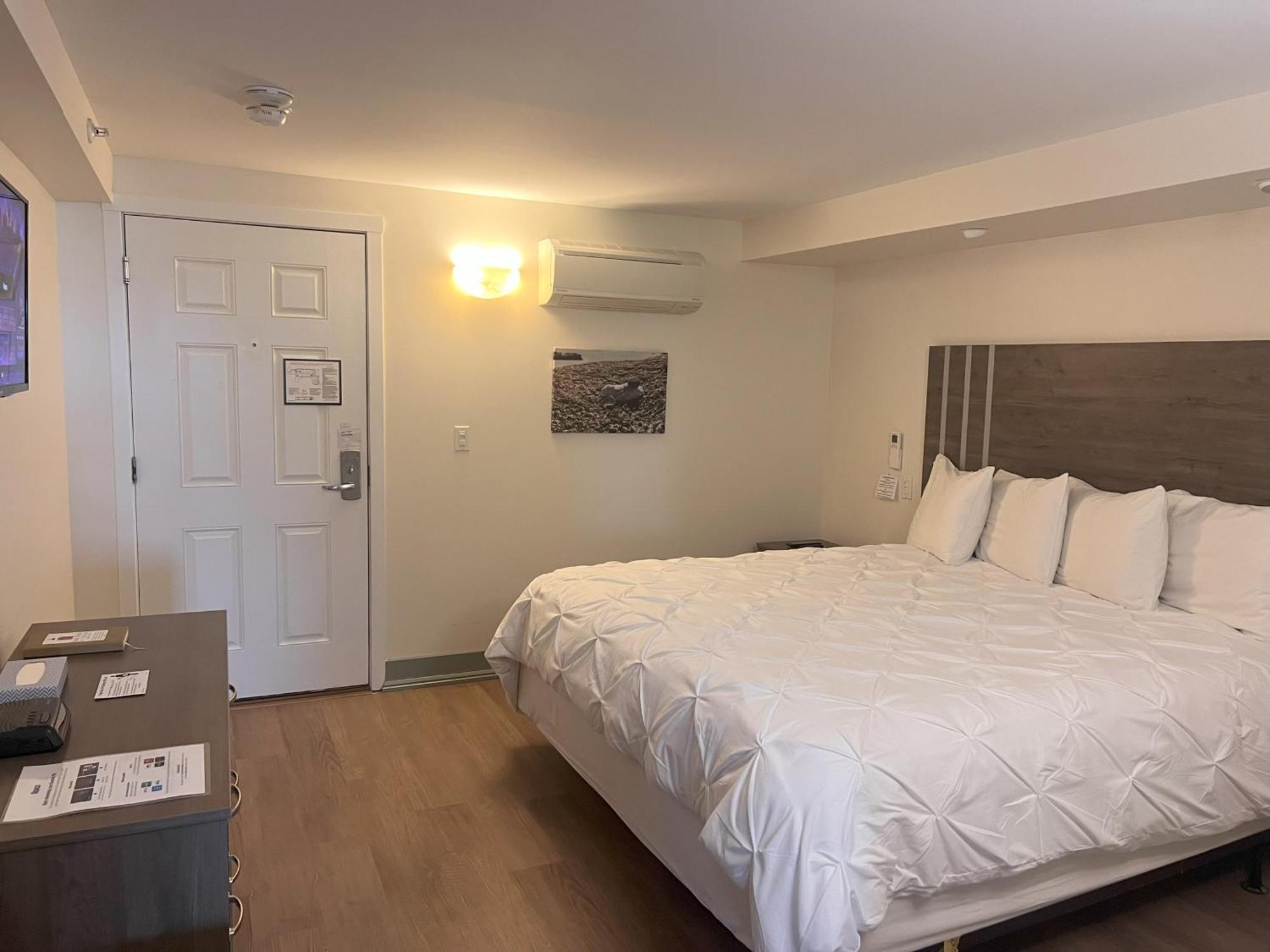 Trade Winds On The Bay Aparthotel Rockland Buitenkant foto
